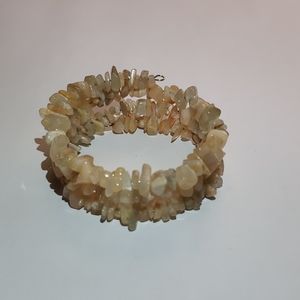 3/$20 | Pinkish-tan shell memory wire bracelet …